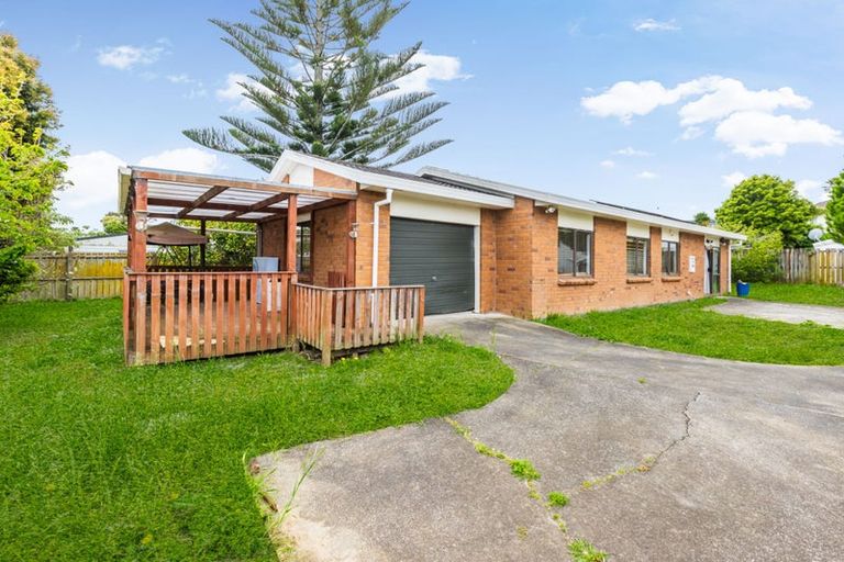 Photo of property in 3/11 Anglers Way, Wattle Downs, Auckland, 2102