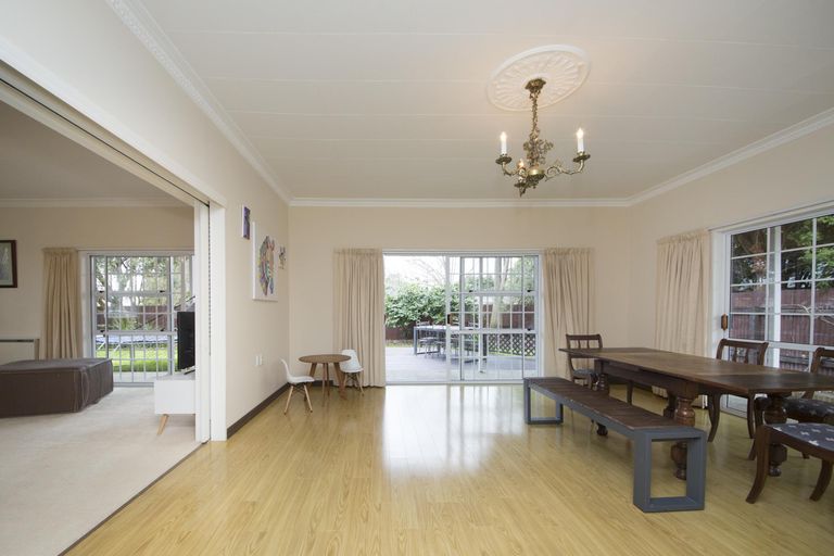 Photo of property in 106 Waterloo Crescent, Hokowhitu, Palmerston North, 4410