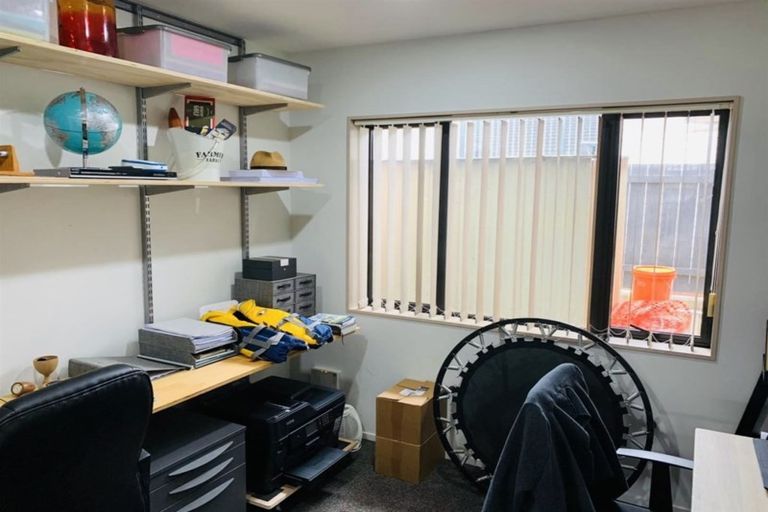 Photo of property in 318 Triangle Road, Massey, Auckland, 0614