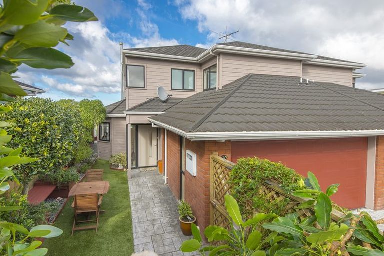 Photo of property in 7 Bay Lair Grove, Island Bay, Wellington, 6023