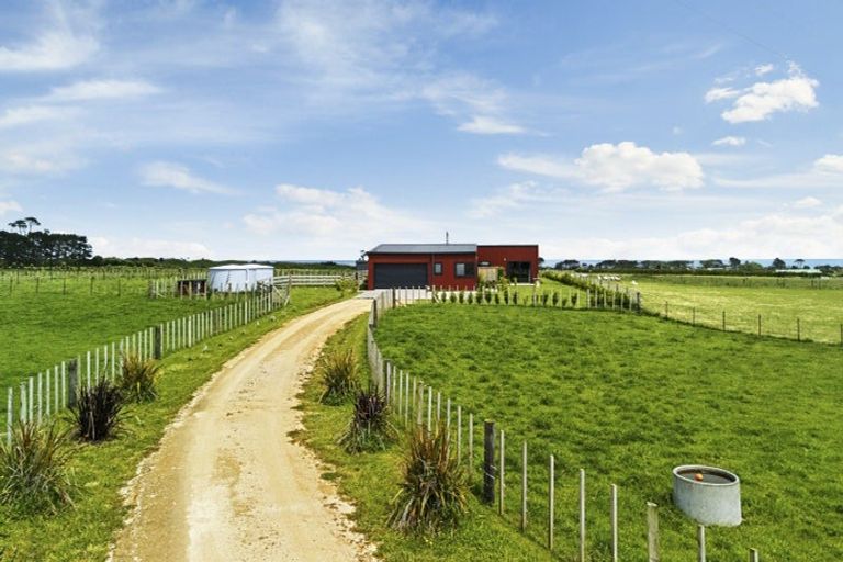 Photo of property in 136 Mirikau Road, Warea, New Plymouth, 4381