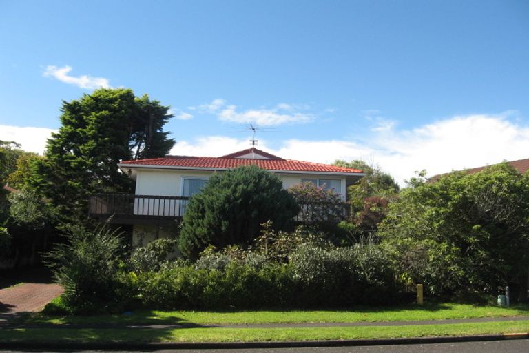 Photo of property in 13 Lewisham Street, Highland Park, Auckland, 2010