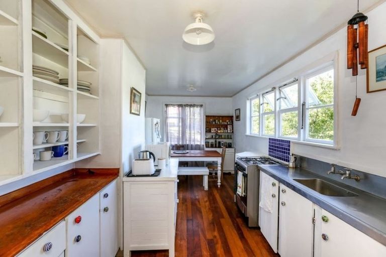 Photo of property in 40 Glenpark Avenue, Frankleigh Park, New Plymouth, 4310