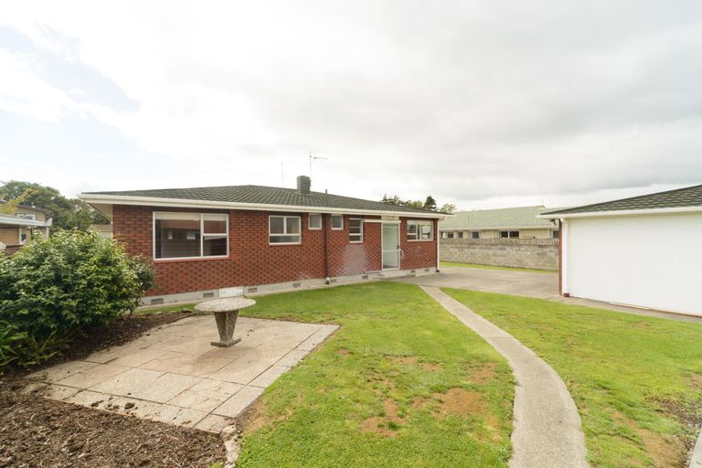 Photo of property in 21 Pencarrow Street, Highbury, Palmerston North, 4412