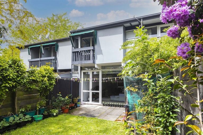 Photo of property in 3/43 Fendalton Road, Fendalton, Christchurch, 8014