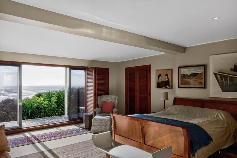 Photo of property in 24 Garden Road, Piha, 0772