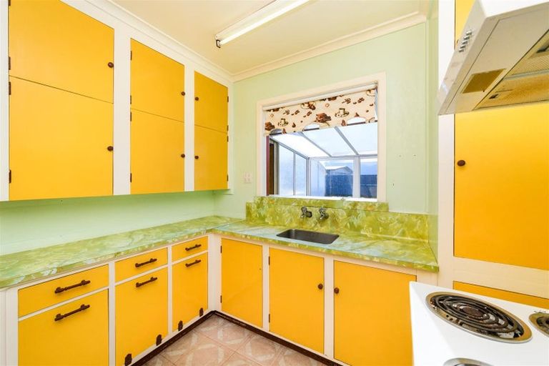 Photo of property in 27 Lower High Street, Marton, 4710