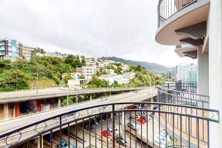 Photo of property in Atrium Towers, 5p/154 The Terrace, Wellington Central, Wellington, 6011