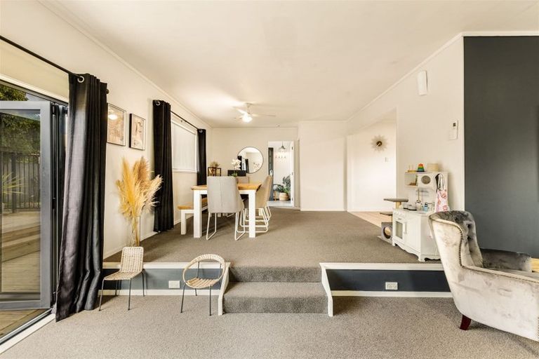 Photo of property in 93 Oreil Avenue, West Harbour, Auckland, 0618