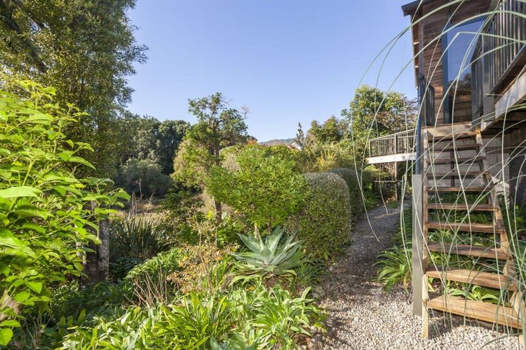 Photo of property in 111 Ngarara Road, Waikanae, 5036