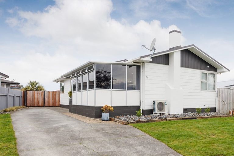 Photo of property in 71 Lockhart Avenue, Milson, Palmerston North, 4414