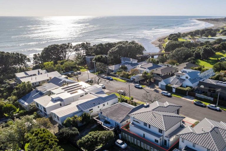 Photo of property in 12 Autere Street, Strandon, New Plymouth, 4312