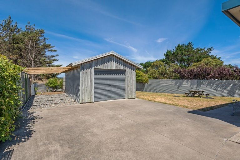 Photo of property in 41 Punga Street, Tangimoana, 4822