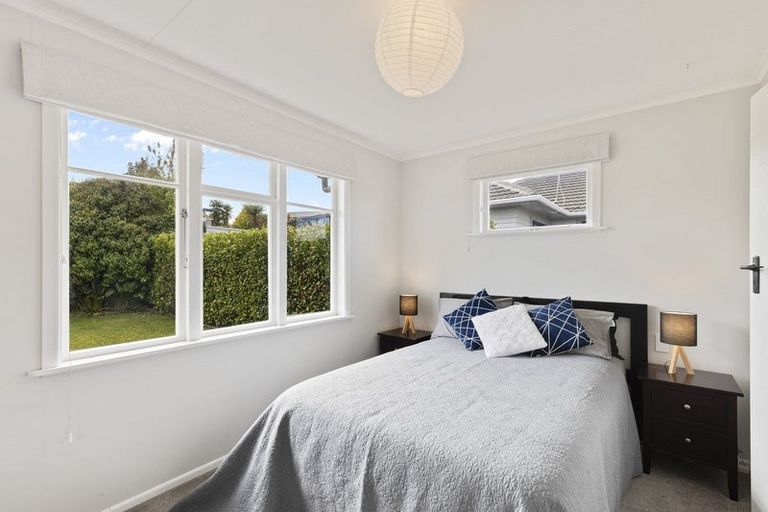 Photo of property in 9 Trafalgar Street, Westown, New Plymouth, 4310