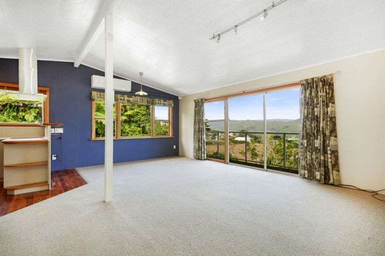 Photo of property in 94a Dowse Drive, Maungaraki, Lower Hutt, 5010