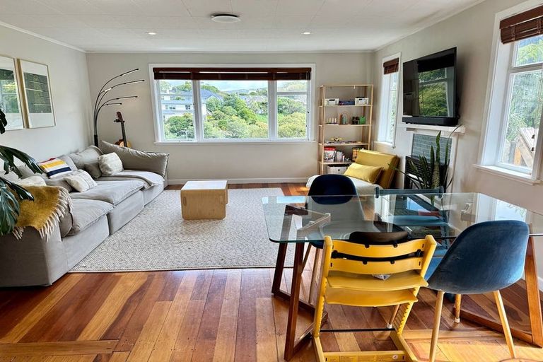 Photo of property in 42 Delhi Crescent, Khandallah, Wellington, 6035