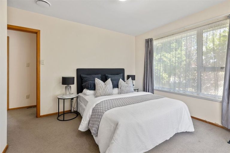 Photo of property in 8 Davidson Crescent, Hornby, Christchurch, 8042