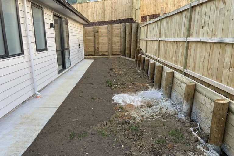 Photo of property in 17 James Elliot Way, Pokeno, 2402