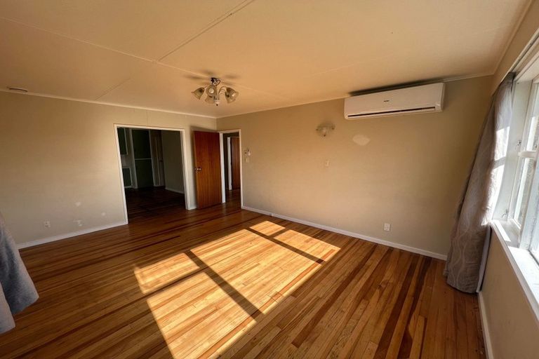 Photo of property in 29 Thomson Grove, Stokes Valley, Lower Hutt, 5019
