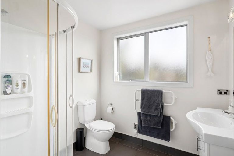 Photo of property in 12 Bovett Place, Wanaka, 9305