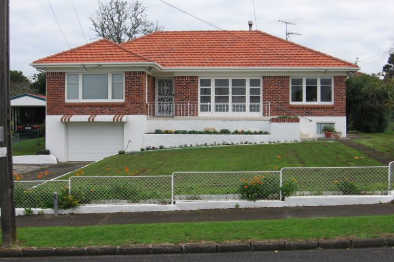 Photo of property in 8 Hayward Road, Papatoetoe, Auckland, 2025