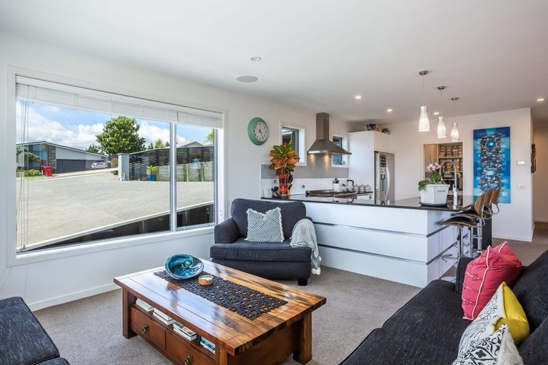 Photo of property in 127 Endeavour Drive, Whitby, Porirua, 5024