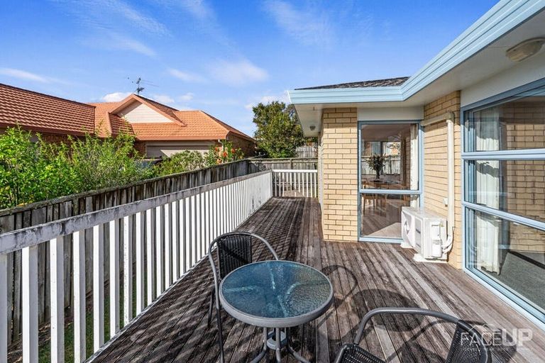 Photo of property in 1b Picasso Drive, West Harbour, Auckland, 0618