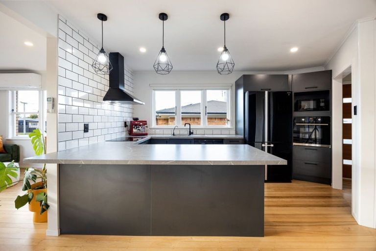 Photo of property in 14 Mears Road, St Andrews, Hamilton, 3200