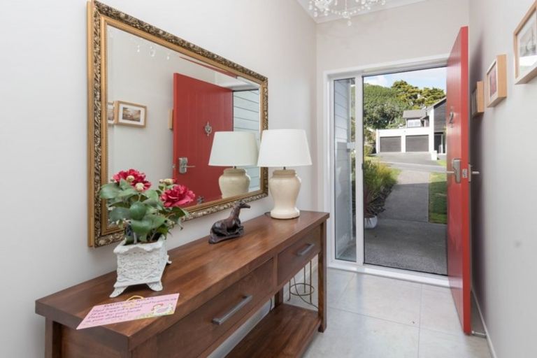 Photo of property in 8 Ridge View Crescent, Pukekohe, 2120