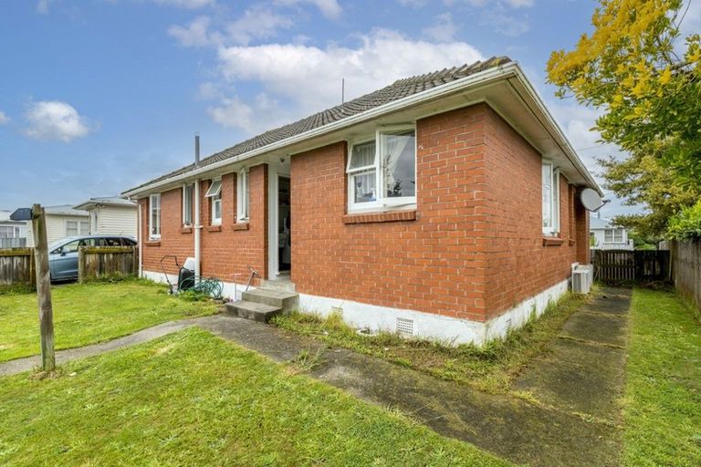 Photo of property in 1 Kauri Street, Levin, 5510