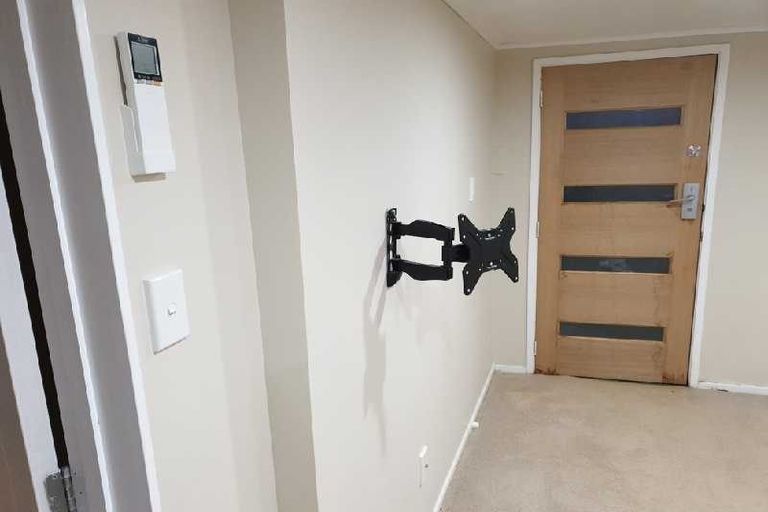 Photo of property in 8 Peter Terrace, Castor Bay, Auckland, 0620