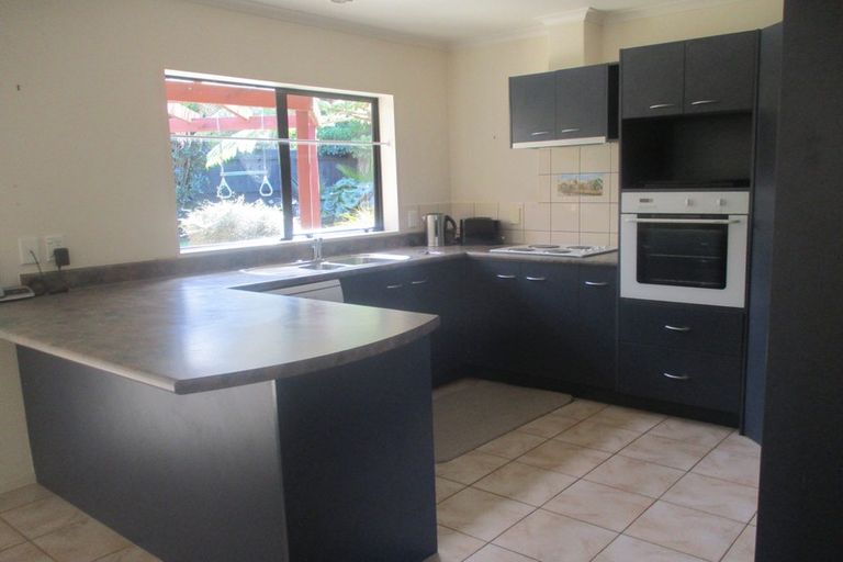 Photo of property in 10 Waimarino Road, Weymouth, Auckland, 2103