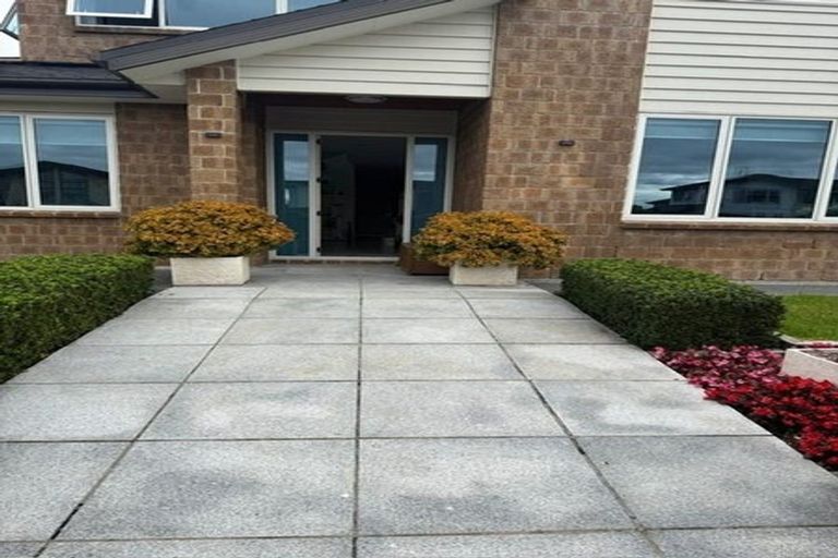 Photo of property in 1 Irongate Avenue, Ranui, Auckland, 0612