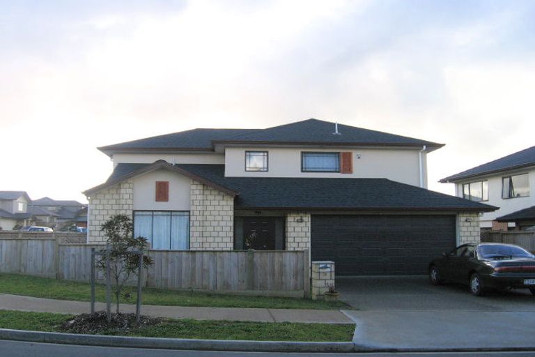 Photo of property in 18 Speyside Crescent, Flat Bush, Auckland, 2016