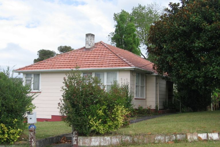 Photo of property in 35 Hill Crescent, New Lynn, Auckland, 0600