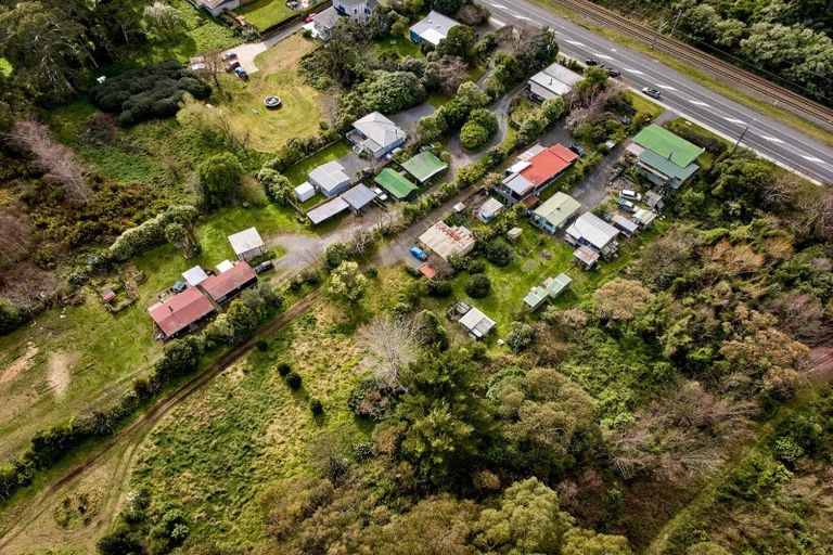 Photo of property in 192 Main Road South, Raumati South, Paraparaumu, 5032