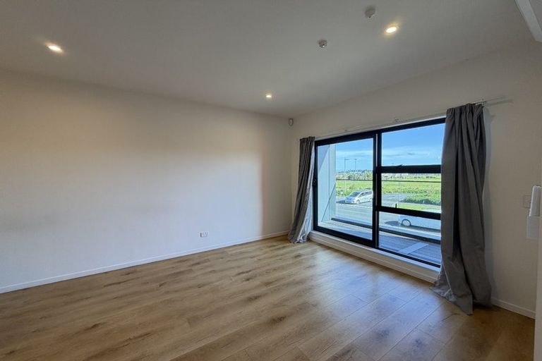 Photo of property in 2/25 Flat Bush School Road, Flat Bush, Auckland, 2019