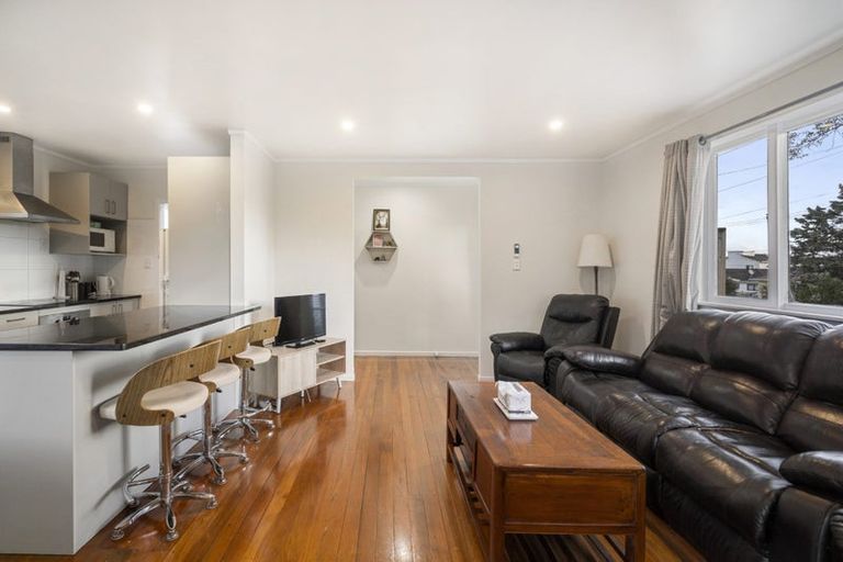 Photo of property in 2/1a Becroft Drive, Forrest Hill, Auckland, 0620