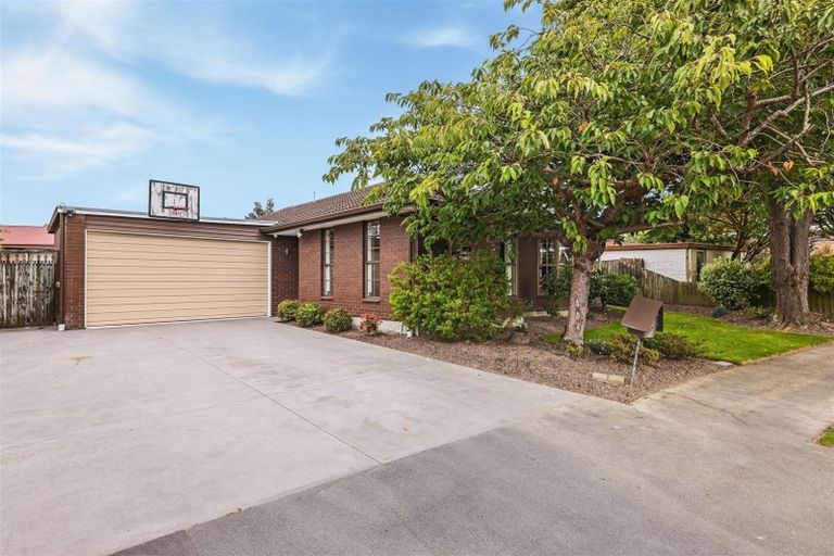 Photo of property in 6 Applewood Place, Casebrook, Christchurch, 8051