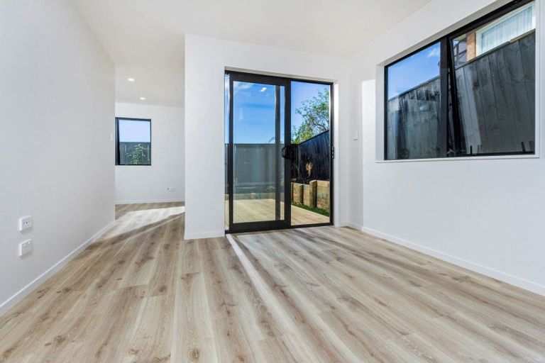 Photo of property in 7/66 Bruce Road, Glenfield, Auckland, 0629