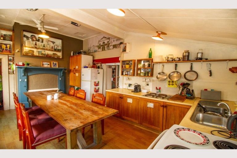 Photo of property in 36 Seddon Street, Waikanae, 5036