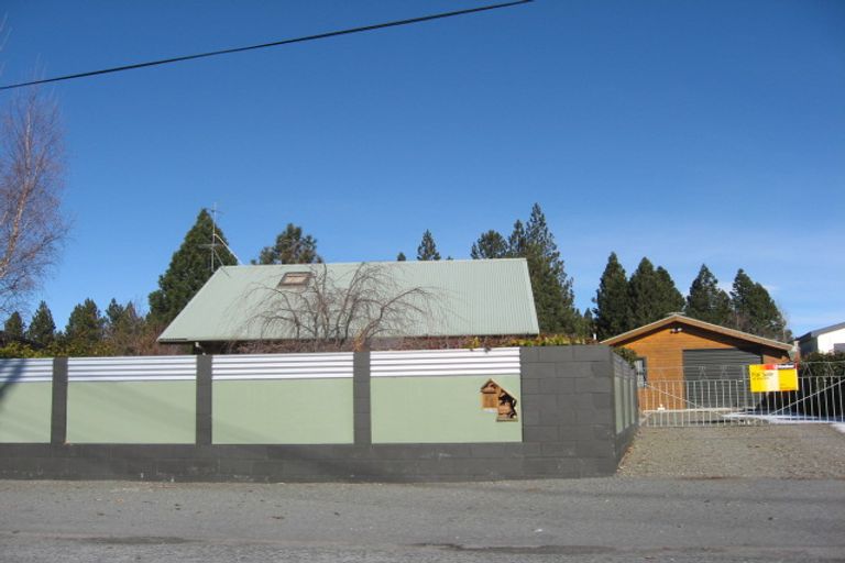 Photo of property in 32 Omahau Crescent, Twizel, 7901
