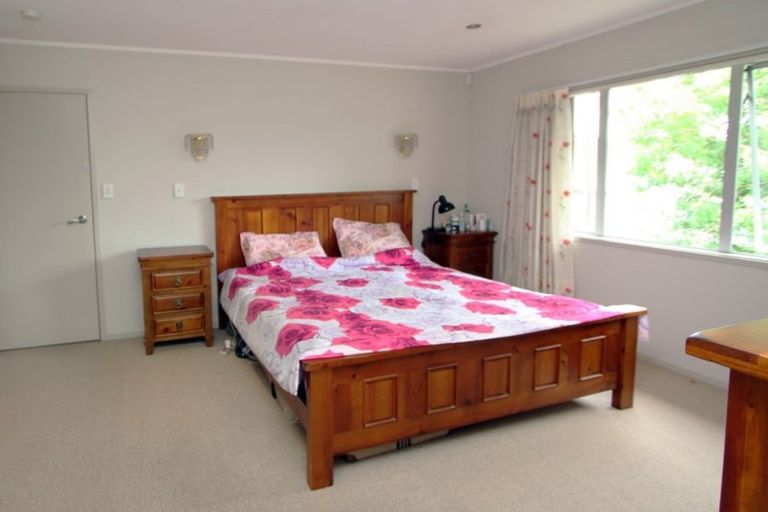 Photo of property in 22 Glennandrew Drive, Half Moon Bay, Auckland, 2012