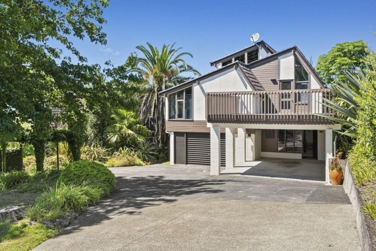 Photo of property in 18 Amante Crescent, Mairangi Bay, Auckland, 0630