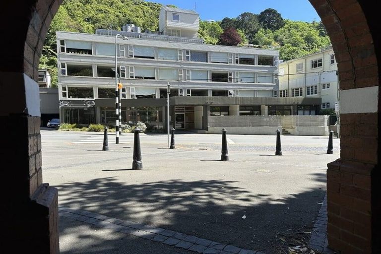 Photo of property in Sharella Living, 20 Glenmore Street, Thorndon, Wellington, 6011