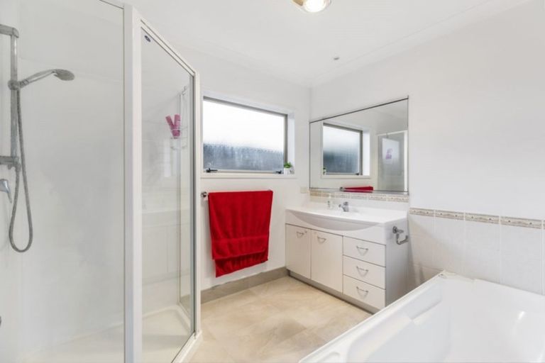 Photo of property in 36 Oreti Crescent, Papamoa Beach, Papamoa, 3118