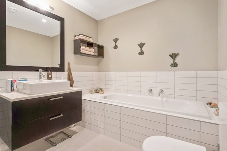 Photo of property in Chews Lane Apartments, 10g/9 Chews Lane, Wellington Central, Wellington, 6011