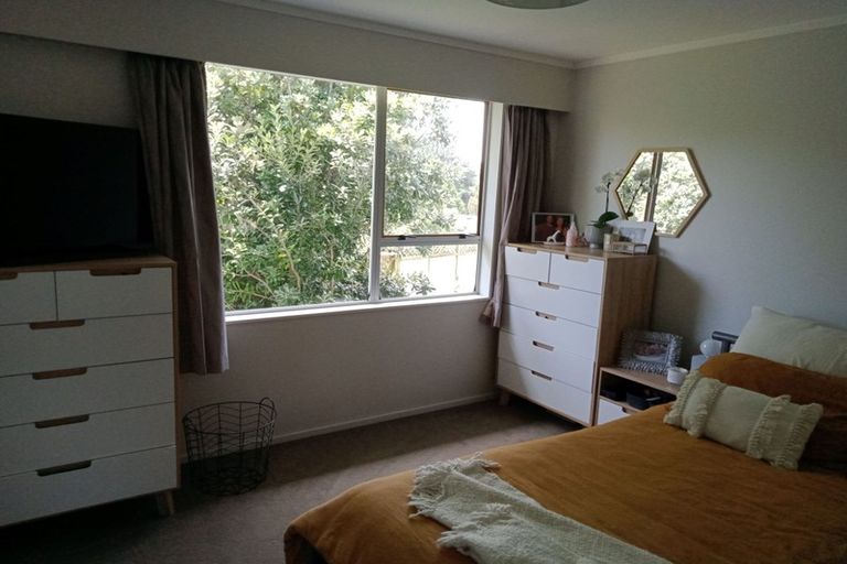 Photo of property in 43a Hicks Close, Whitby, Porirua, 5024