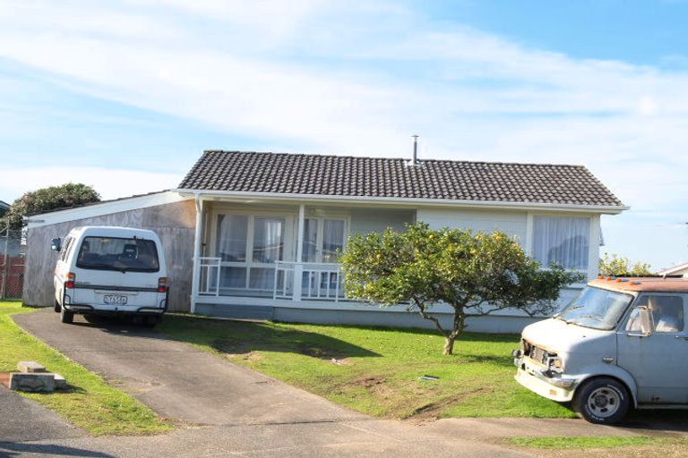 Photo of property in 5 Foster Place, Mangere East, Auckland, 2024