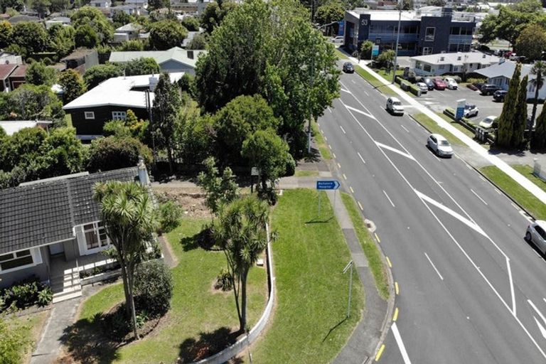 Photo of property in 34 Lincoln Road, Henderson, Auckland, 0610